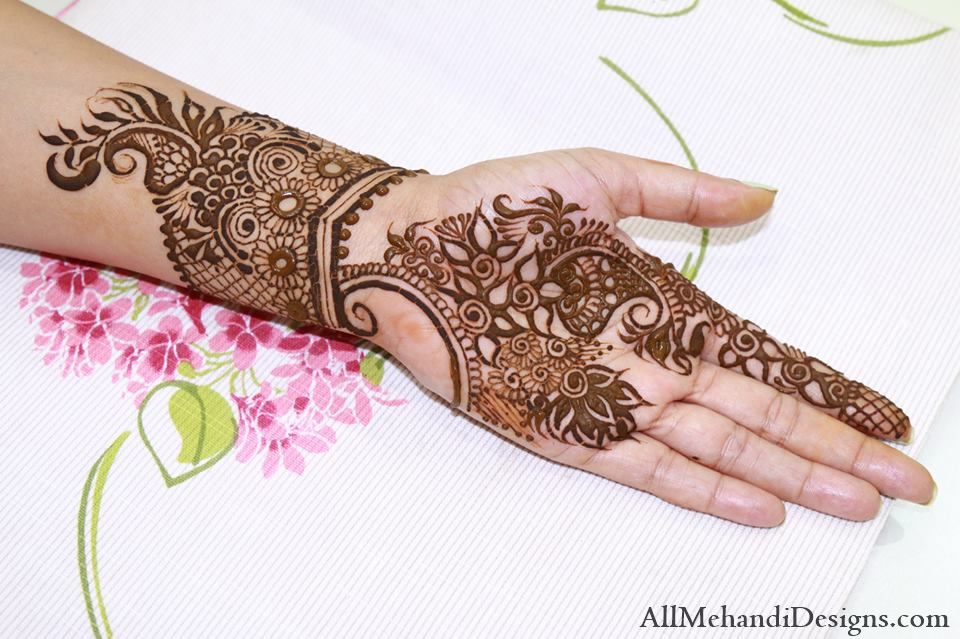 Front Hand Beautiful Eid Mehndi Designs with Images